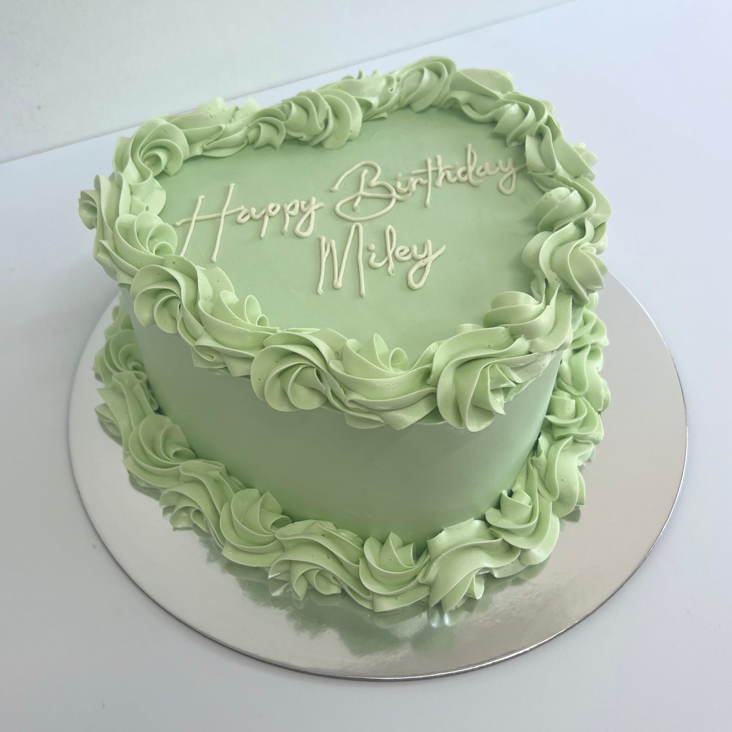 Retro Swirl Border Cake